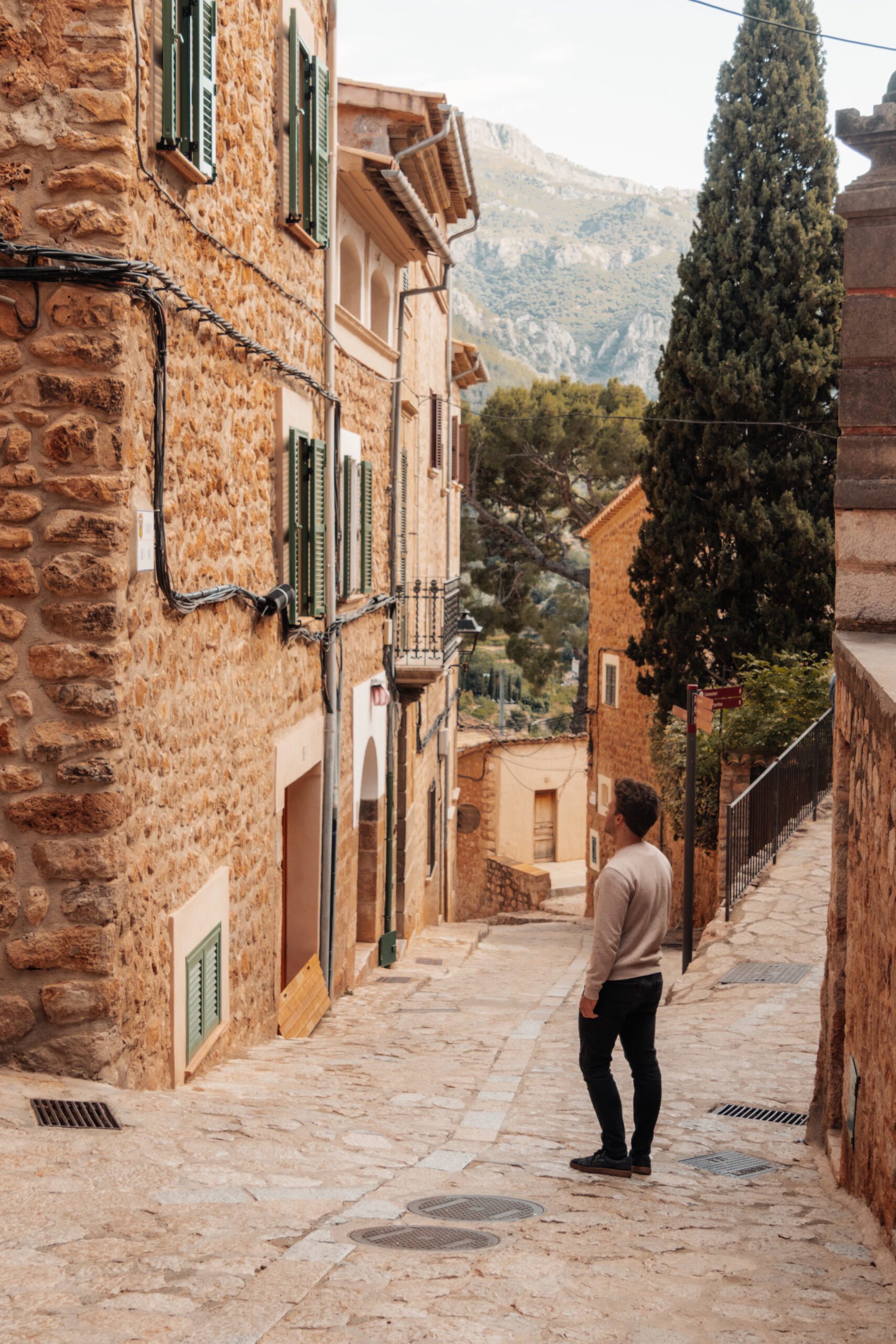 Fornalutx mallorca streets