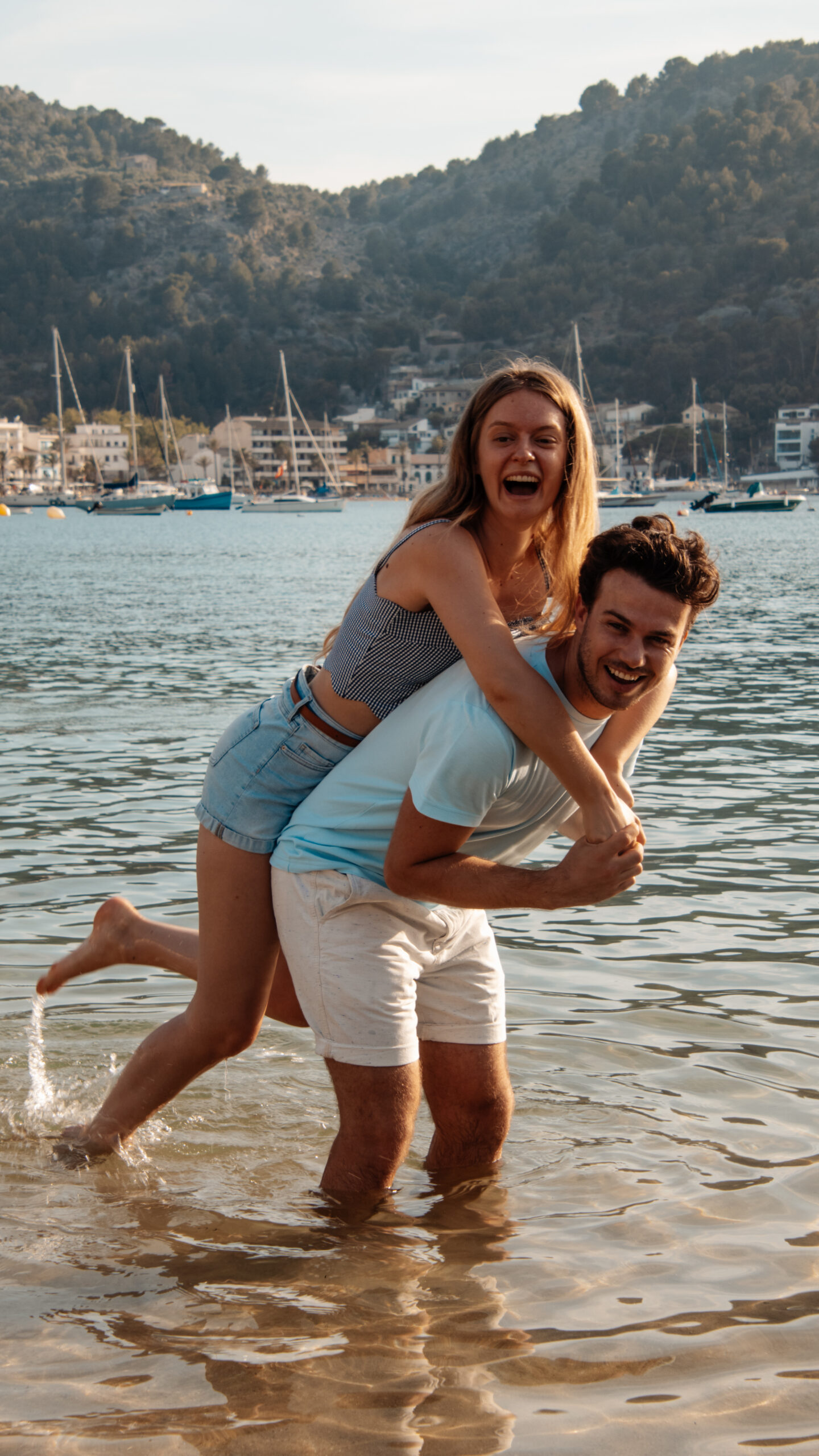 Port de Soller travel couple lukas and lore